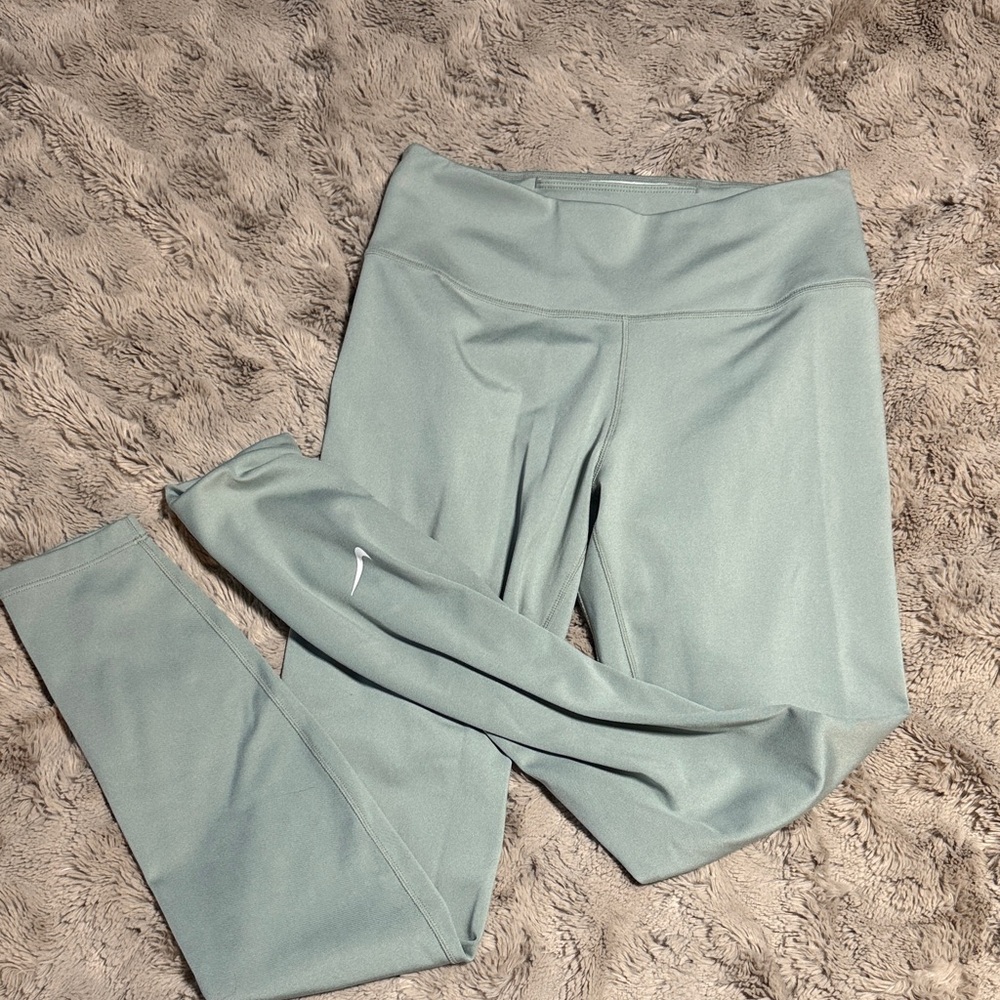 Nike Women's Leggings - Light Green